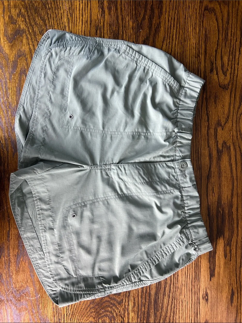 REI Co-op Women's Sage Green Hiking  Shorts SIZE MEDIUM
